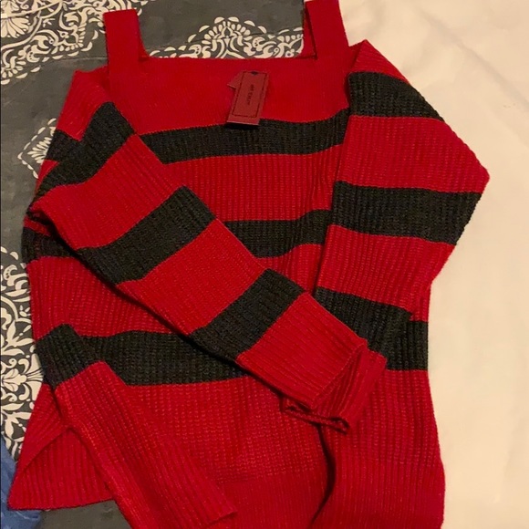 Never worn red and grey sweater - Picture 1 of 4